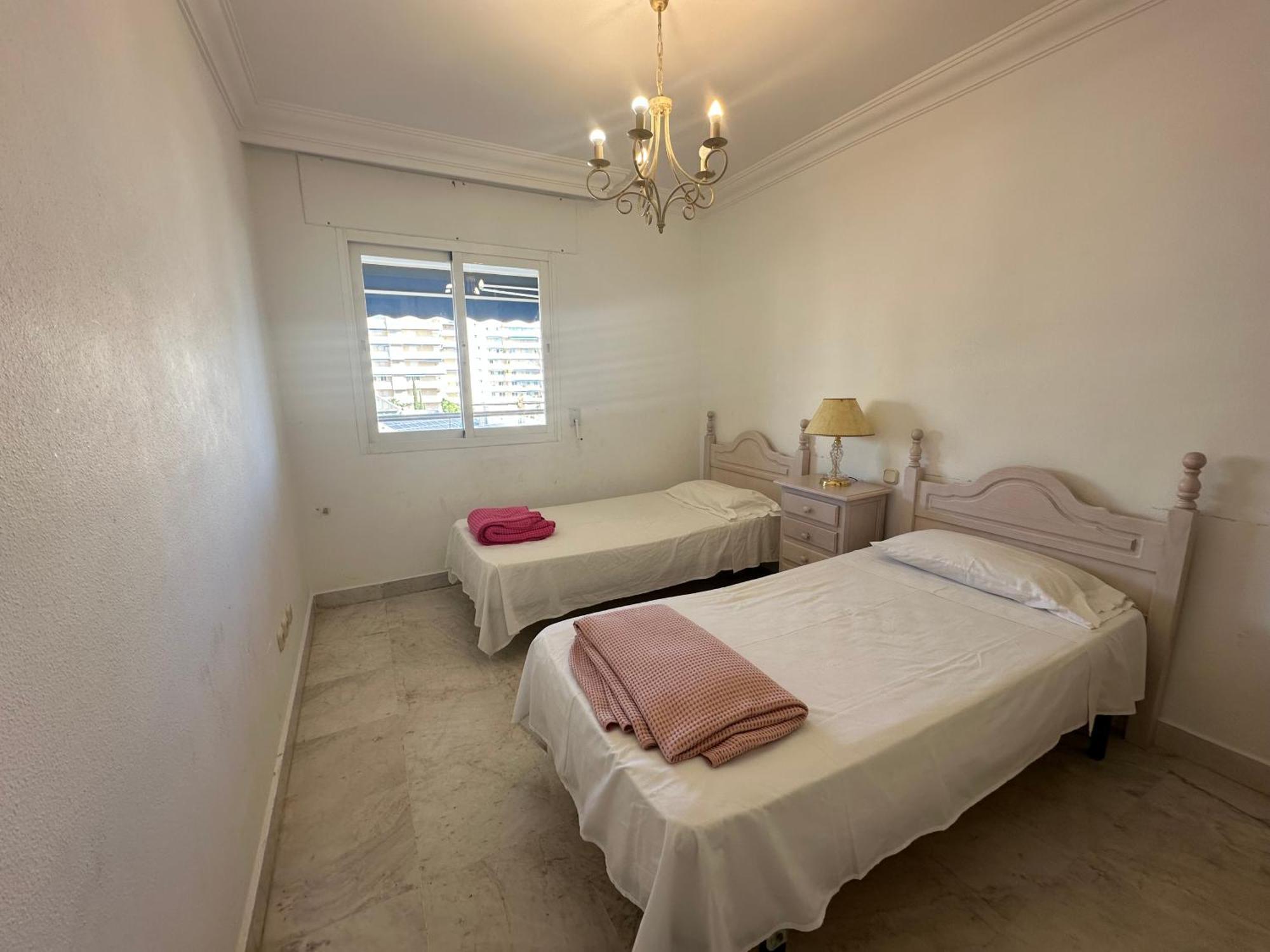 Letsmarbella - Grand 3br Corner - Marina Banus Apartment *